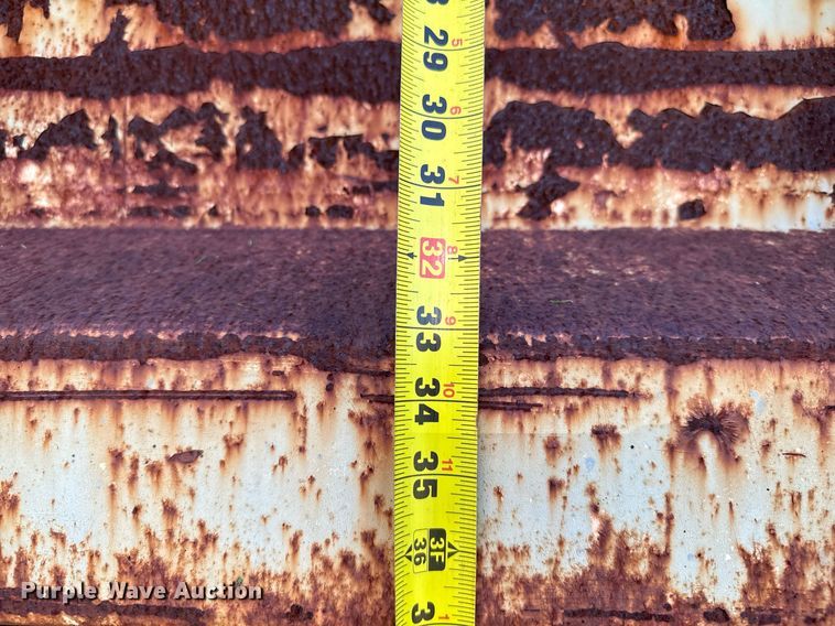 image for item DZ8639 1977 International F-4370 dump truck