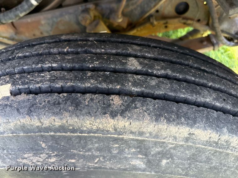 image for item DZ8639 1977 International F-4370 dump truck