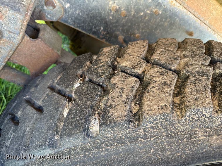 image for item DZ8639 1977 International F-4370 dump truck