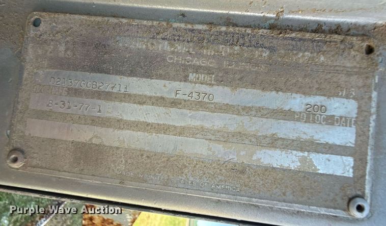 image for item DZ8639 1977 International F-4370 dump truck