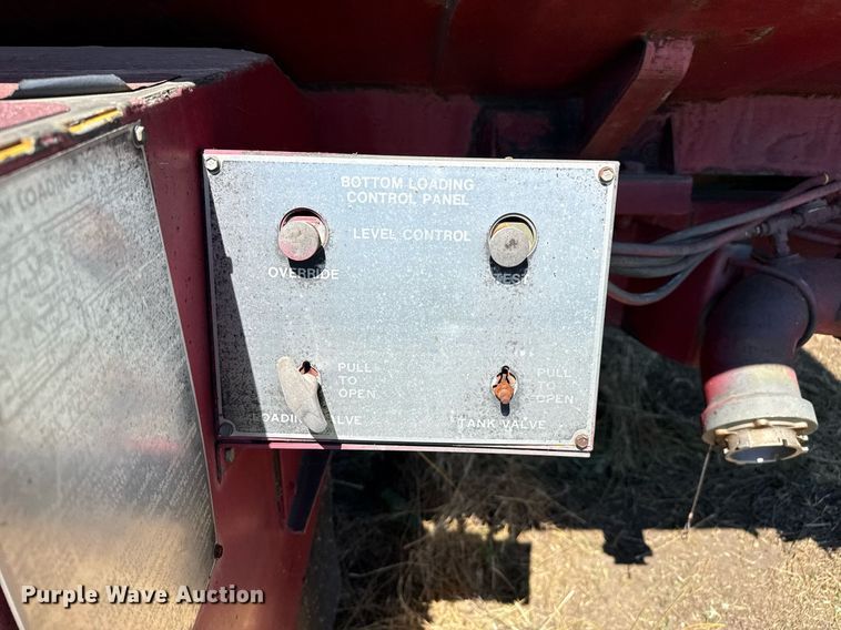 image for item DZ8640 1973 Dodge tank truck