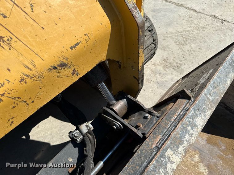 image for item DZ8677 2019 Caterpillar 289D tracked skid steer loader