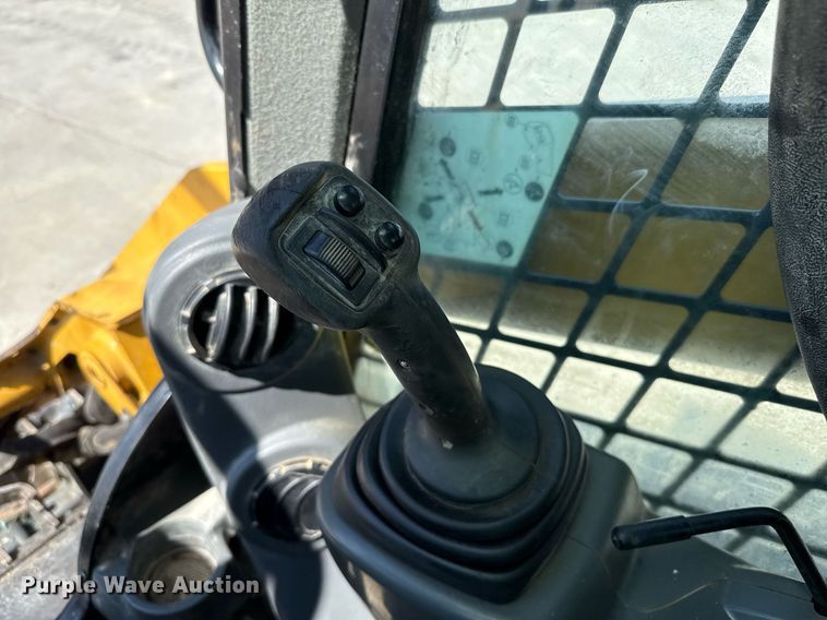 image for item DZ8677 2019 Caterpillar 289D tracked skid steer loader