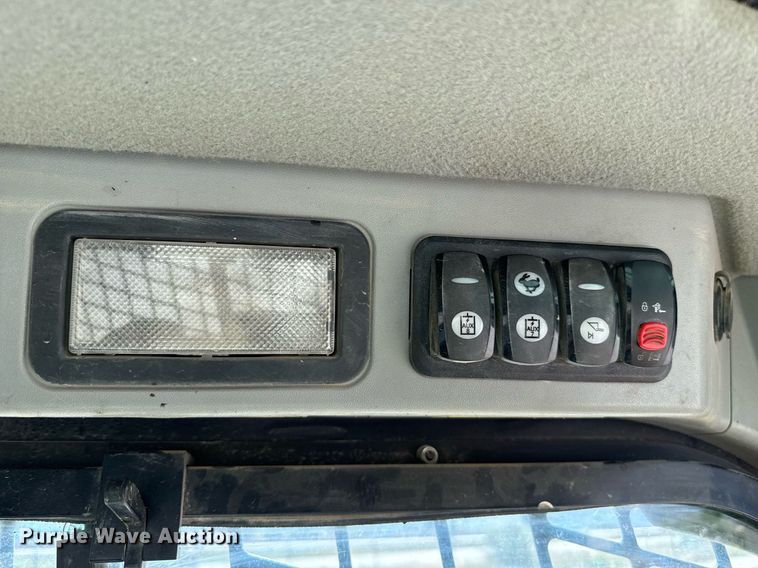 image for item DZ8677 2019 Caterpillar 289D tracked skid steer loader