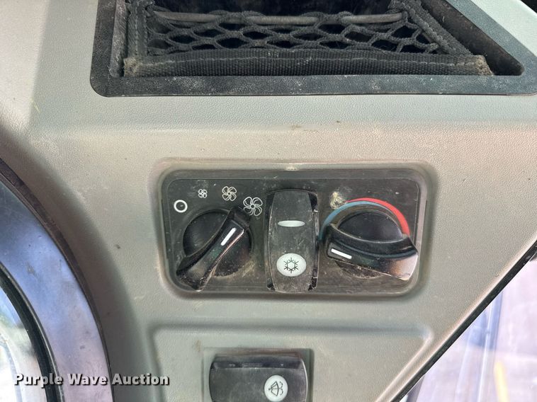 image for item DZ8677 2019 Caterpillar 289D tracked skid steer loader