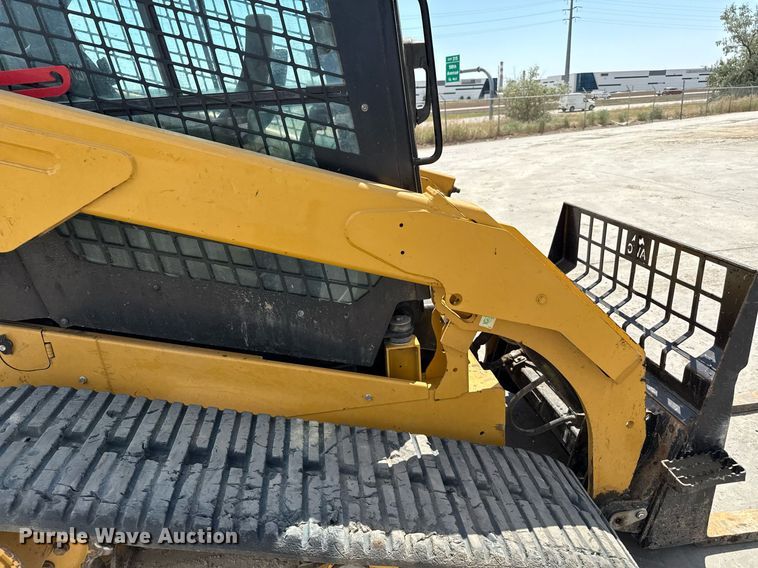 image for item DZ8678 2018 Caterpillar 289D tracked skid steer loader