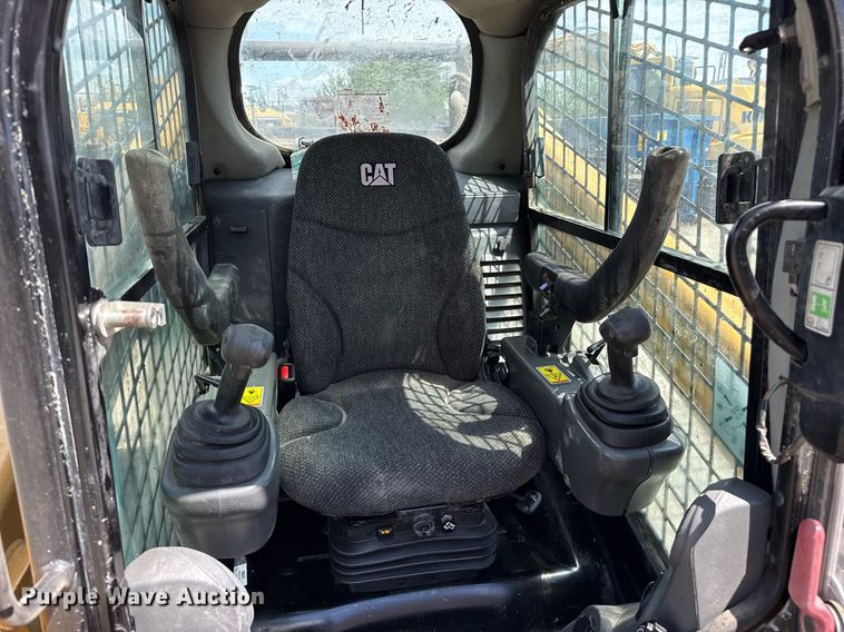 image for item DZ8678 2018 Caterpillar 289D tracked skid steer loader