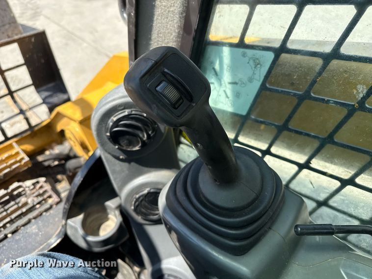 image for item DZ8678 2018 Caterpillar 289D tracked skid steer loader