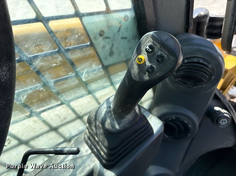 image for item DZ8679 2020 Caterpillar 289D3 tracked skid steer loader