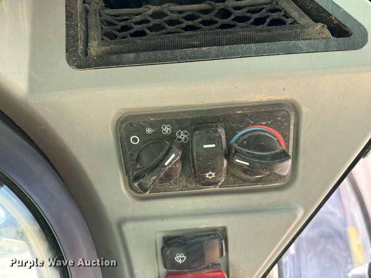 image for item DZ8679 2020 Caterpillar 289D3 tracked skid steer loader