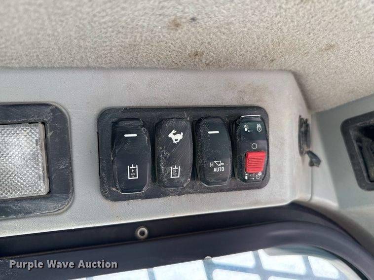 image for item DZ8679 2020 Caterpillar 289D3 tracked skid steer loader