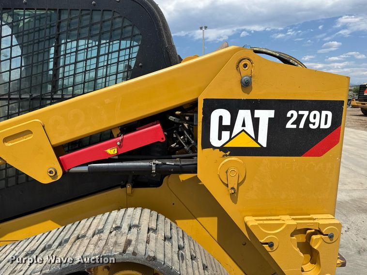image for item DZ8680 2017 Caterpillar 279D tracked skid steer loader