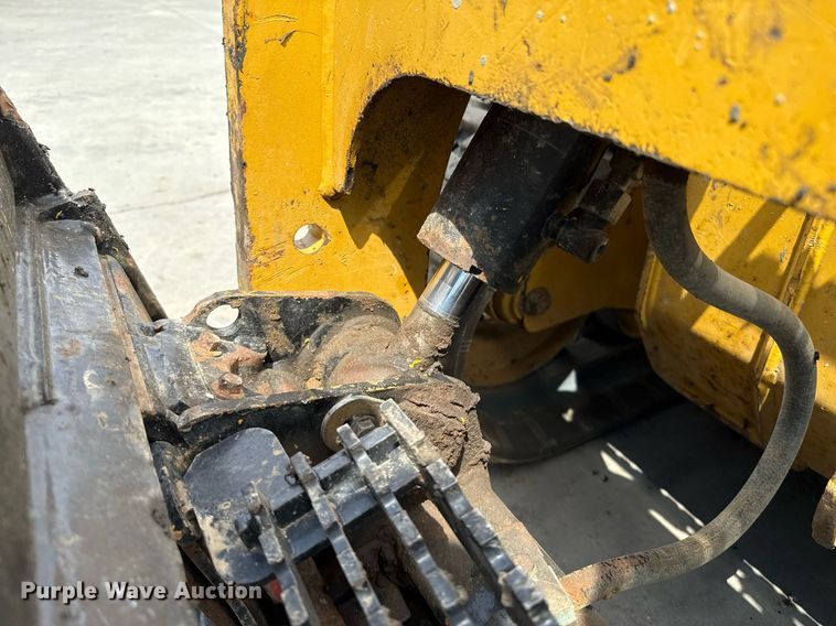 image for item DZ8680 2017 Caterpillar 279D tracked skid steer loader