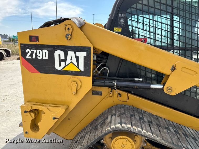 image for item DZ8680 2017 Caterpillar 279D tracked skid steer loader