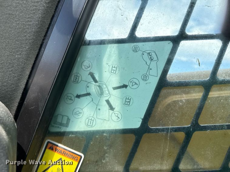 image for item DZ8680 2017 Caterpillar 279D tracked skid steer loader