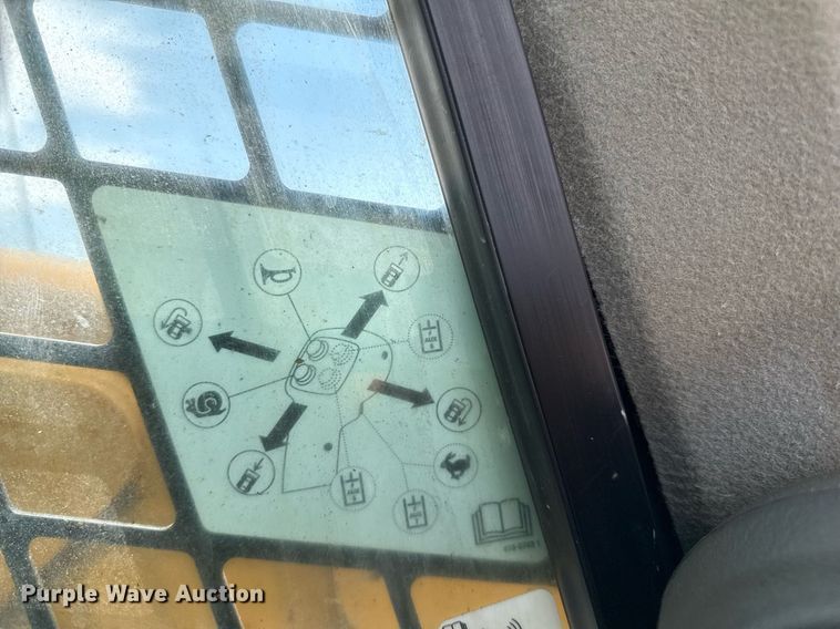 image for item DZ8680 2017 Caterpillar 279D tracked skid steer loader