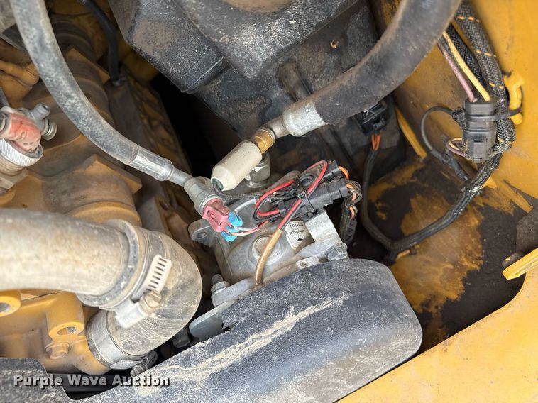 image for item DZ8680 2017 Caterpillar 279D tracked skid steer loader