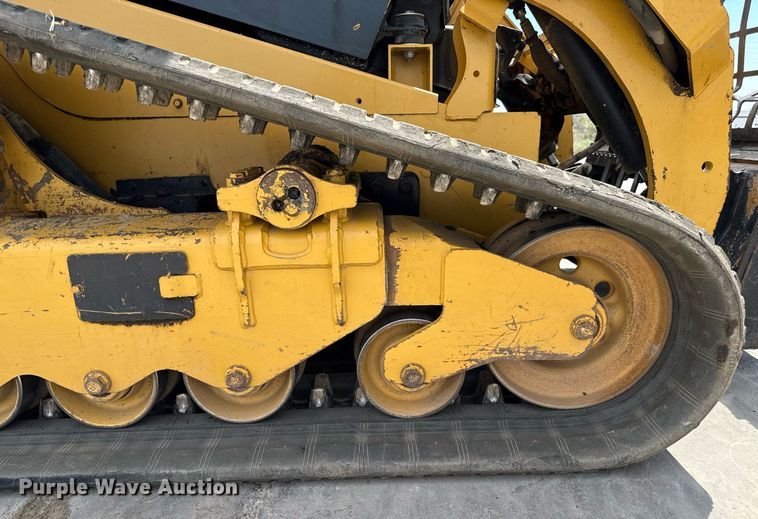 image for item DZ8680 2017 Caterpillar 279D tracked skid steer loader