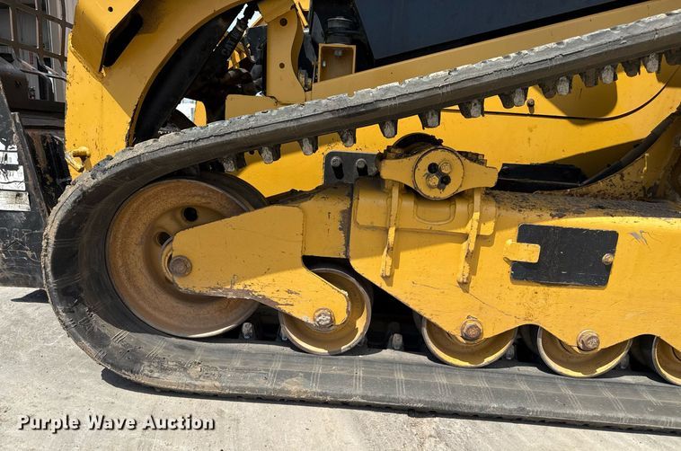 image for item DZ8680 2017 Caterpillar 279D tracked skid steer loader