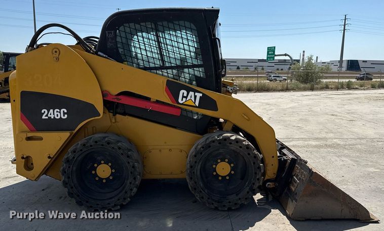 MINI CARGADOR SOBRE RUEDAS 2012 CATERPILLAR 246C