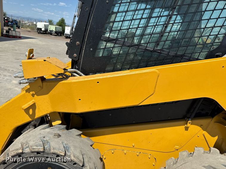 image for item DZ8681 2012 Caterpillar 246C skid steer loader