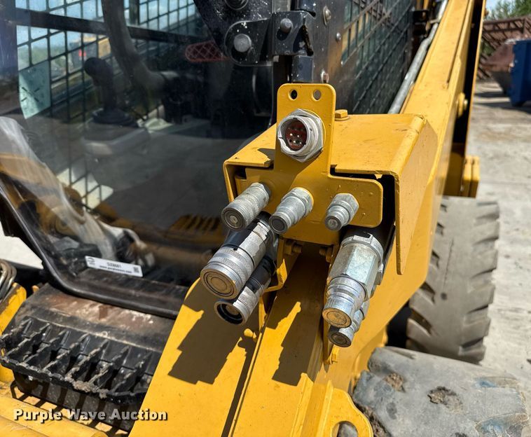 image for item DZ8681 2012 Caterpillar 246C skid steer loader