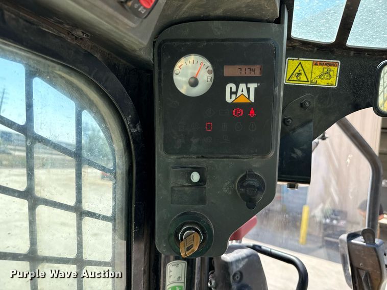 image for item DZ8681 2012 Caterpillar 246C skid steer loader