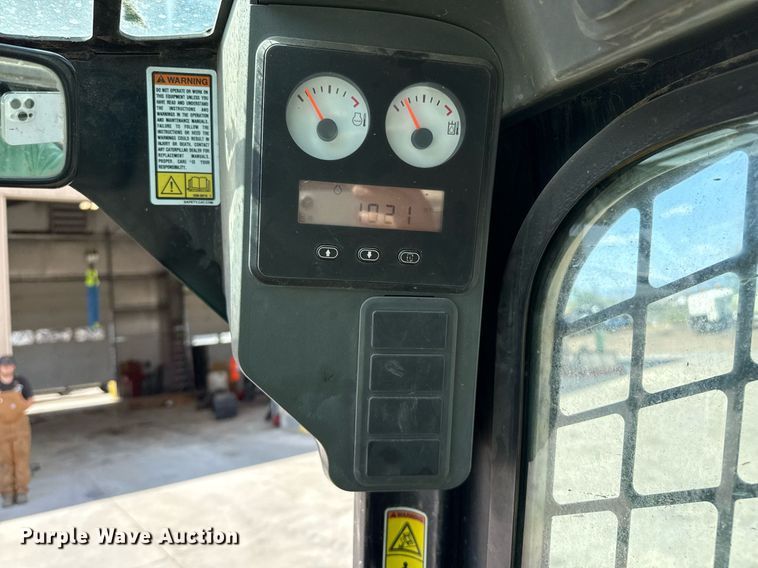 image for item DZ8681 2012 Caterpillar 246C skid steer loader