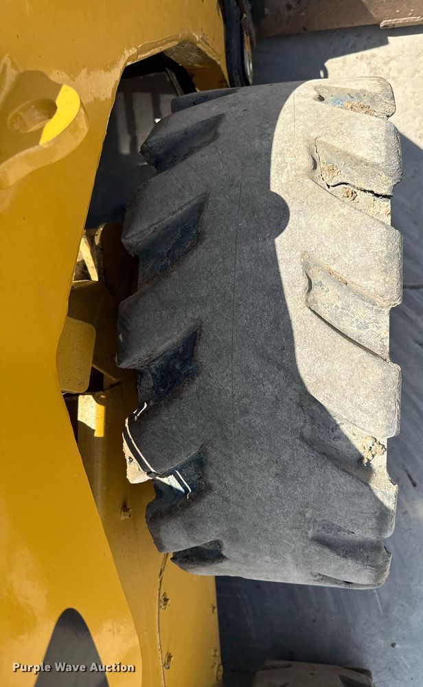 image for item DZ8681 2012 Caterpillar 246C skid steer loader