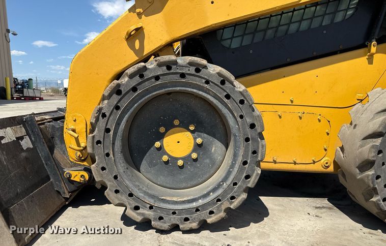 image for item DZ8681 2012 Caterpillar 246C skid steer loader