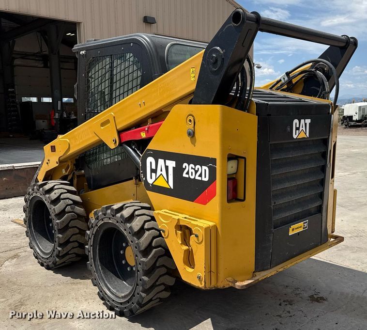 image for item DZ8682 2018 Caterpillar 262D skid steer loader