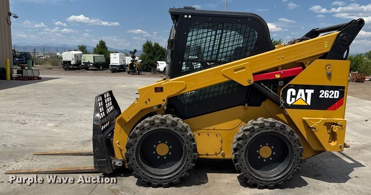 image for item DZ8682 2018 Caterpillar 262D skid steer loader