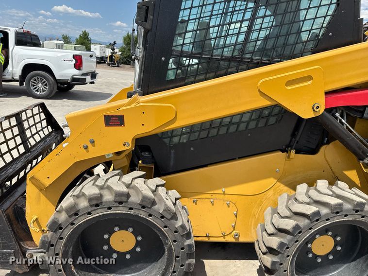 image for item DZ8682 2018 Caterpillar 262D skid steer loader