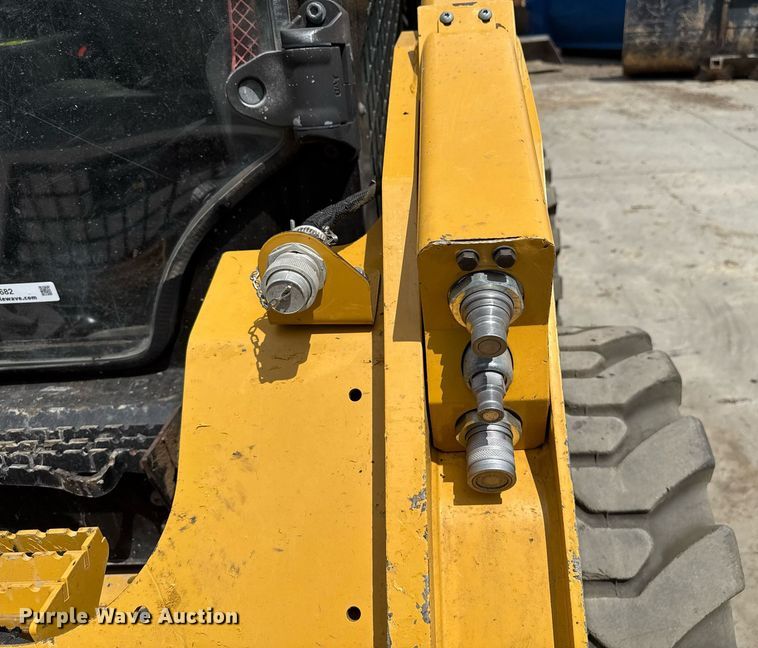 image for item DZ8682 2018 Caterpillar 262D skid steer loader
