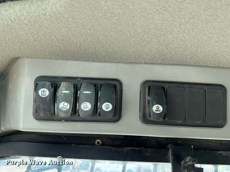 image for item DZ8682 2018 Caterpillar 262D skid steer loader