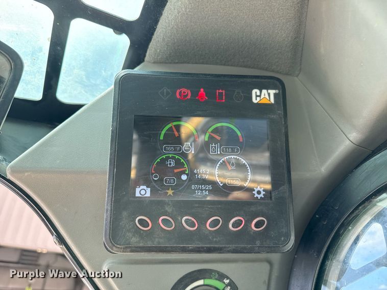 image for item DZ8682 2018 Caterpillar 262D skid steer loader