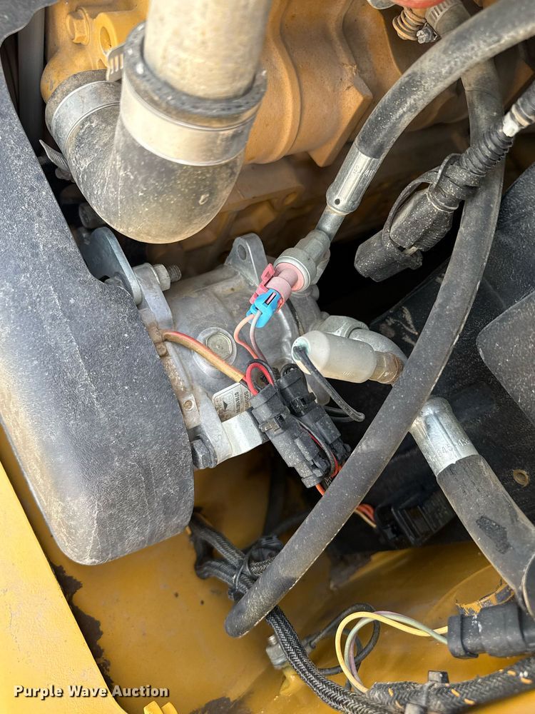 image for item DZ8682 2018 Caterpillar 262D skid steer loader