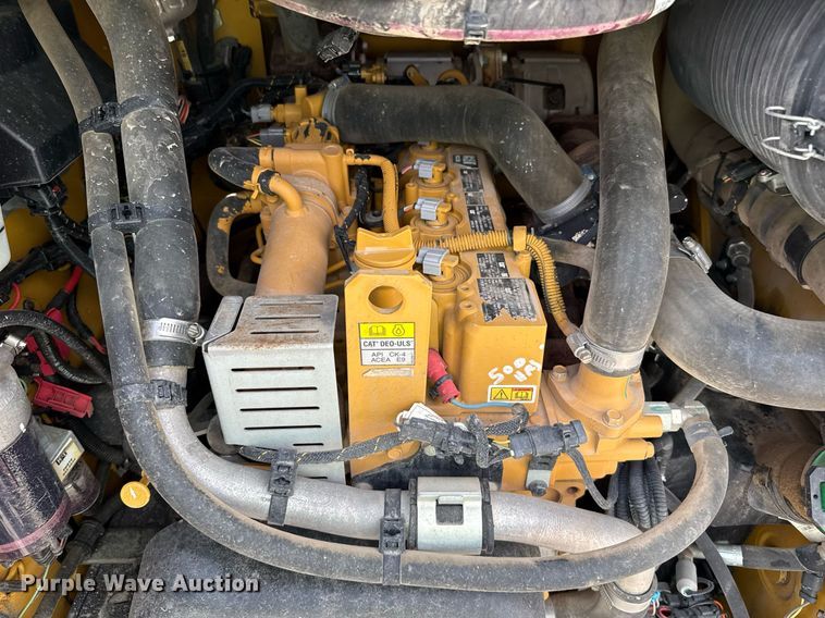 image for item DZ8682 2018 Caterpillar 262D skid steer loader
