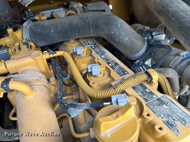 image for item DZ8682 2018 Caterpillar 262D skid steer loader