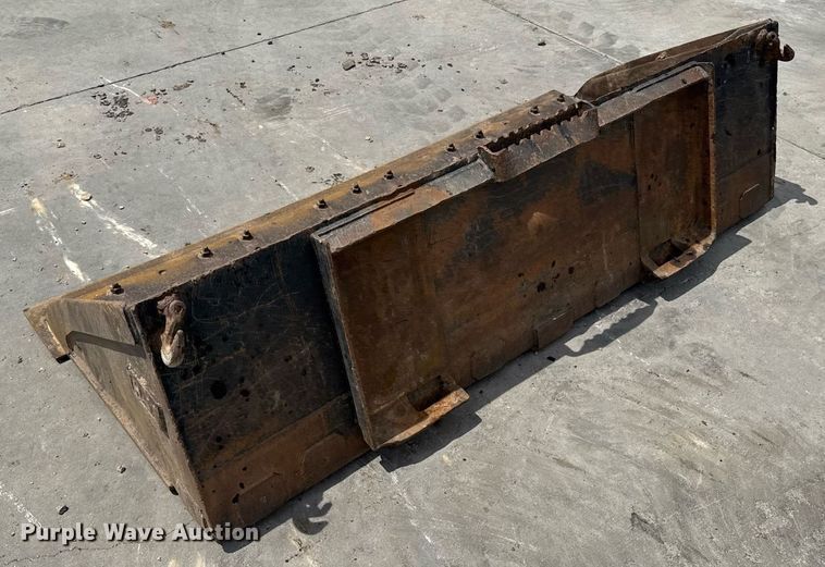 image for item DZ8682 2018 Caterpillar 262D skid steer loader