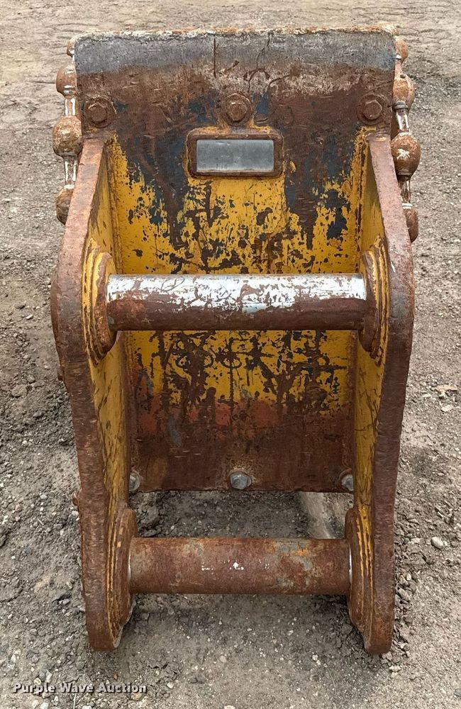 image for item DZ8683 Rockland 33