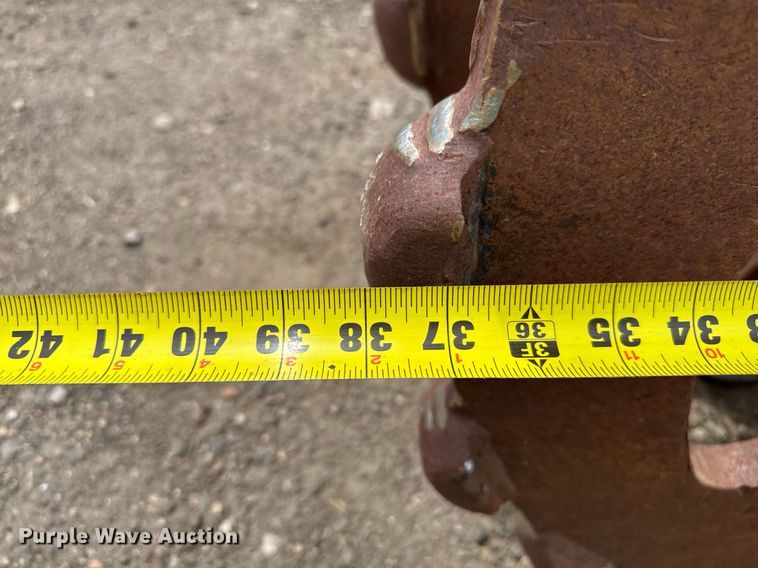 image for item DZ8683 Rockland 33