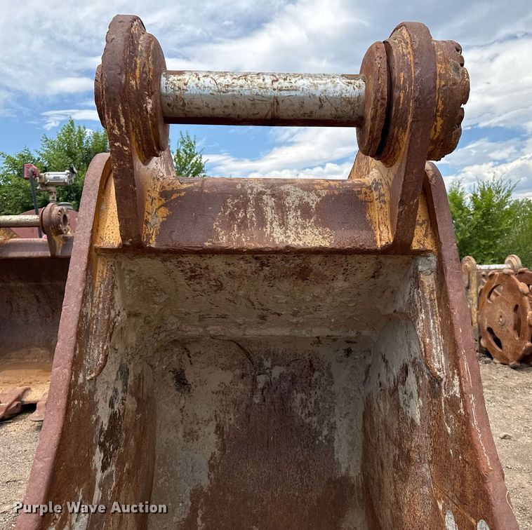 image for item DZ8684 Caterpillar 32