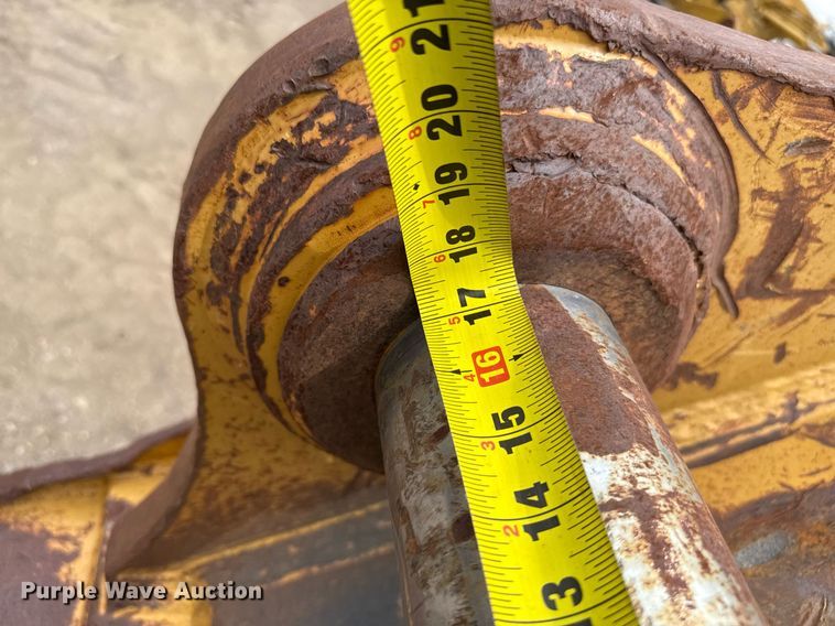 image for item DZ8684 Caterpillar 32