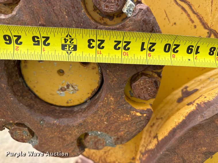 image for item DZ8684 Caterpillar 32