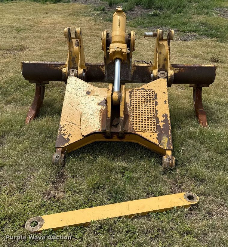 image for item DZ8699 Caterpillar  D6N  ripper