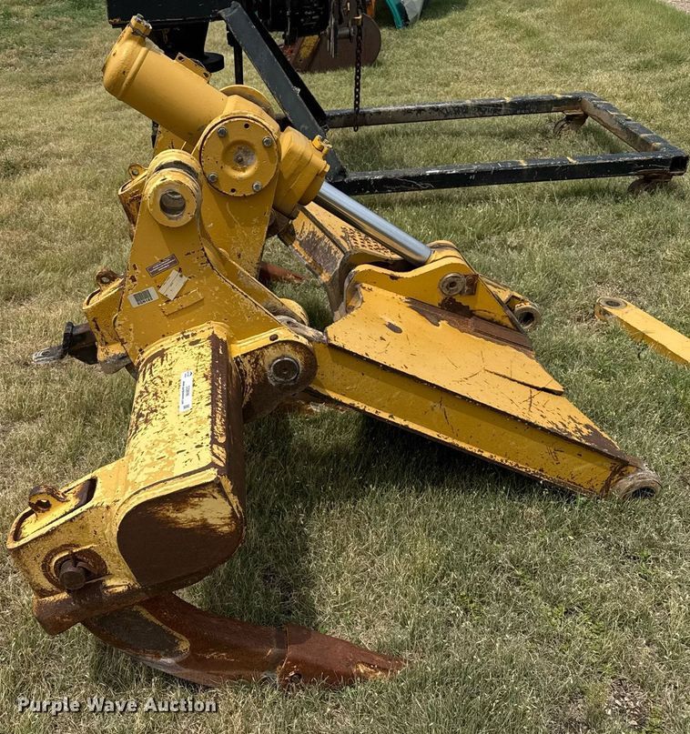 image for item DZ8699 Caterpillar  D6N  ripper