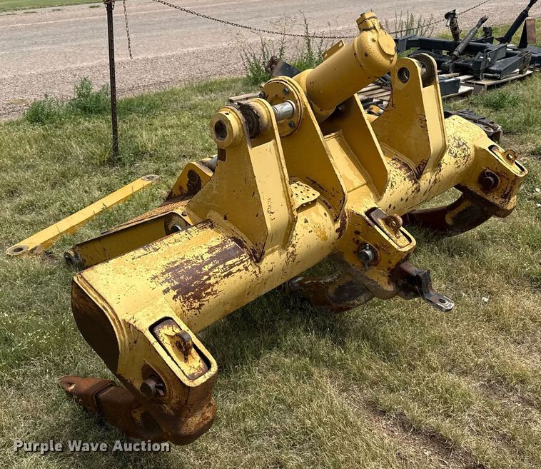 image for item DZ8699 Caterpillar  D6N  ripper
