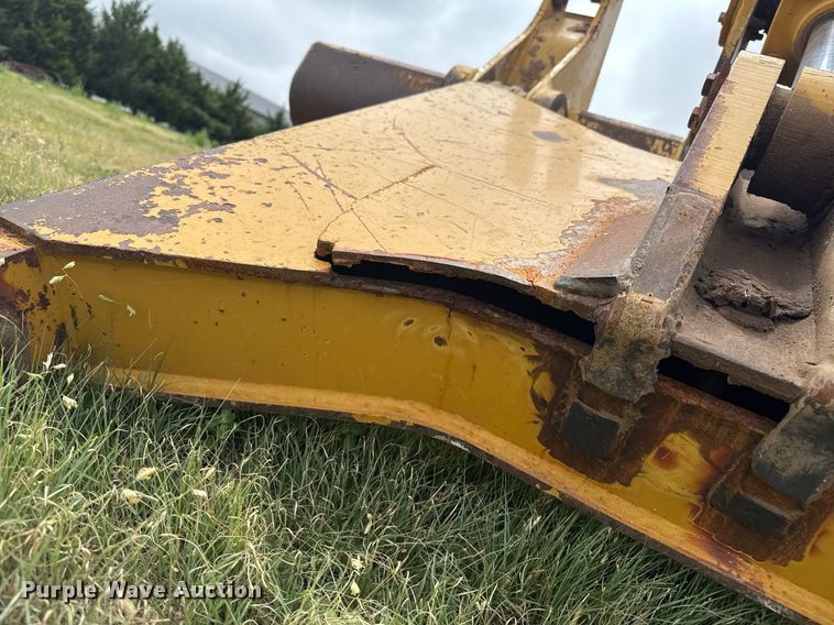 image for item DZ8699 Caterpillar  D6N  ripper