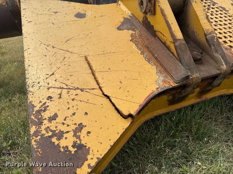 image for item DZ8699 Caterpillar  D6N  ripper